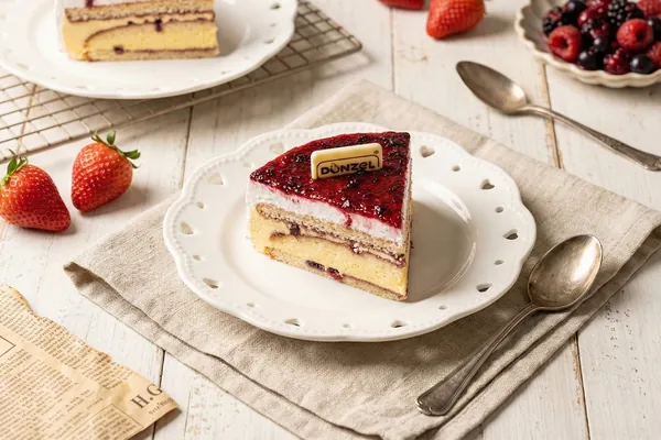 Donzel, donzel berry cake